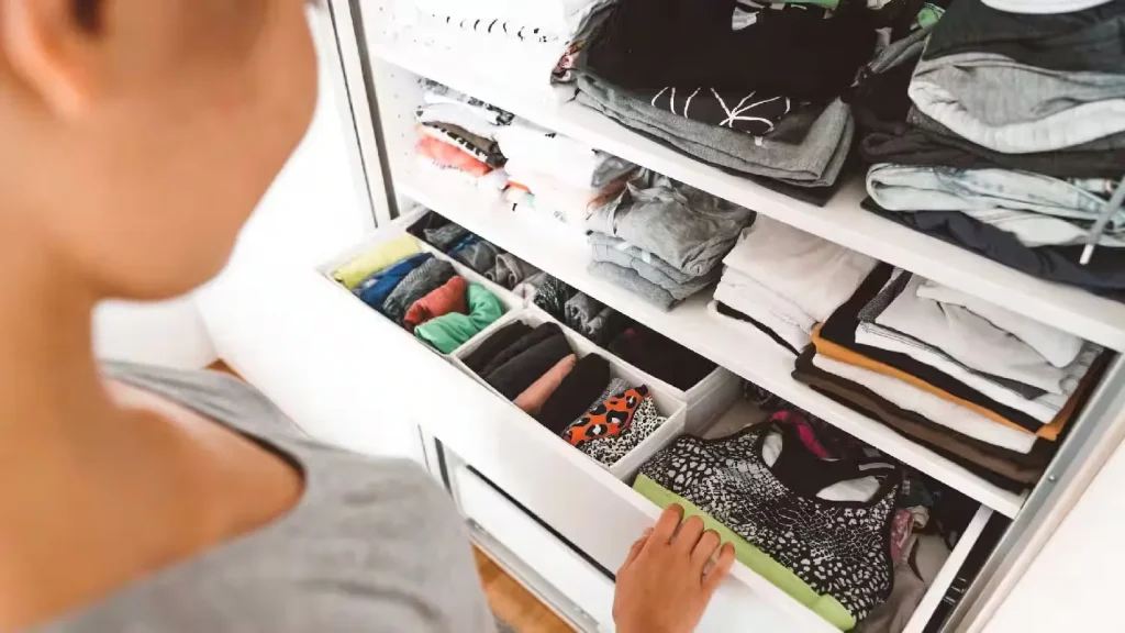Tips for organizing a walk-in closet