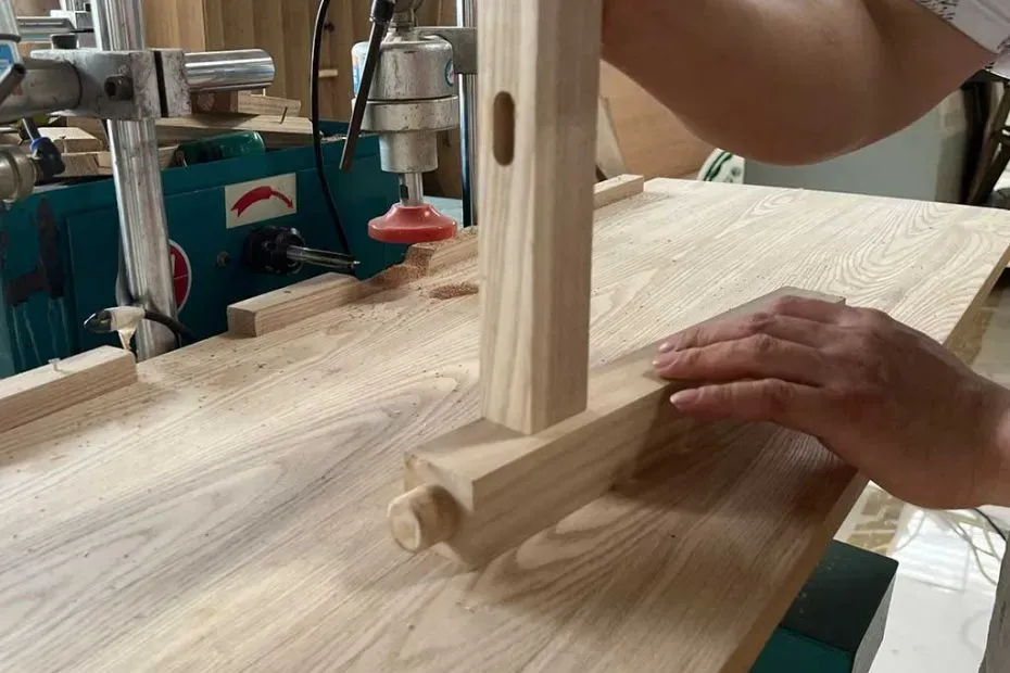 Mortise-and-tenon-structure-930x620