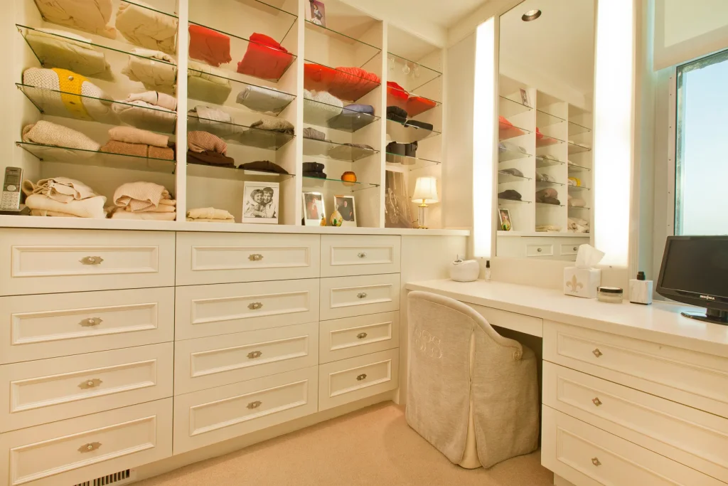 walk in closet with vanity