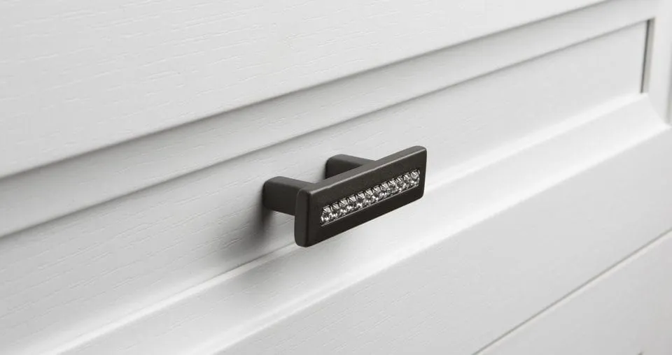walk in closet Handles and knobs (2)